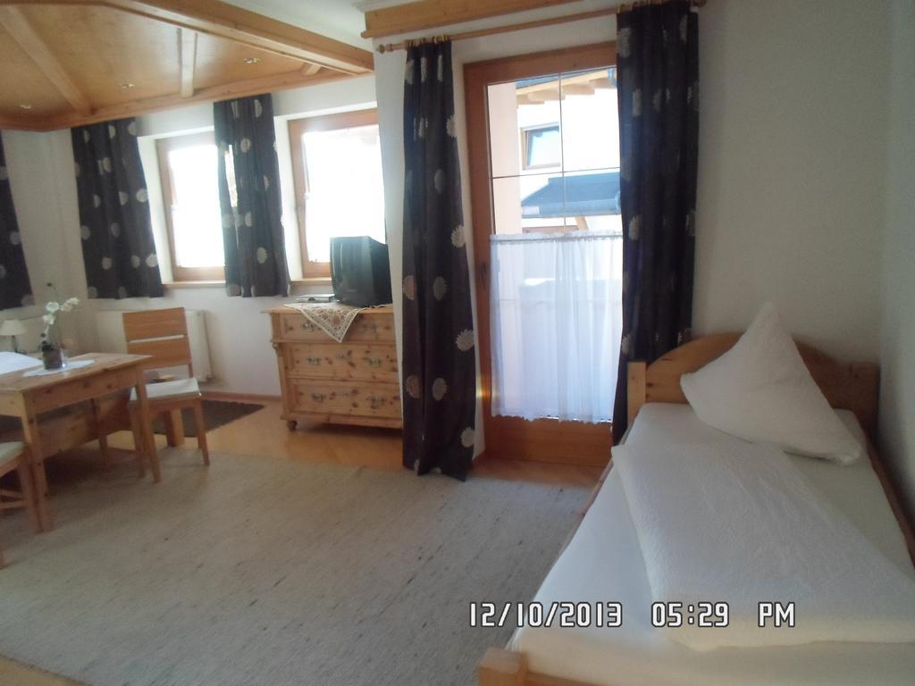 Haus Kroell Elisabeth Apartment Zell am Ziller Bilik gambar